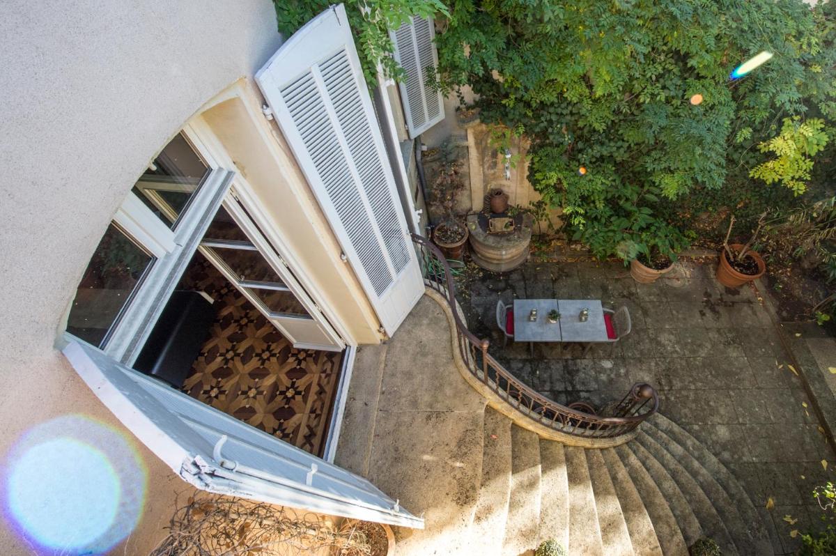 Jardin de l'établissement Hôtel Particulier Le 28 - Spa & Art Luxury Design by Alain Ducasse
