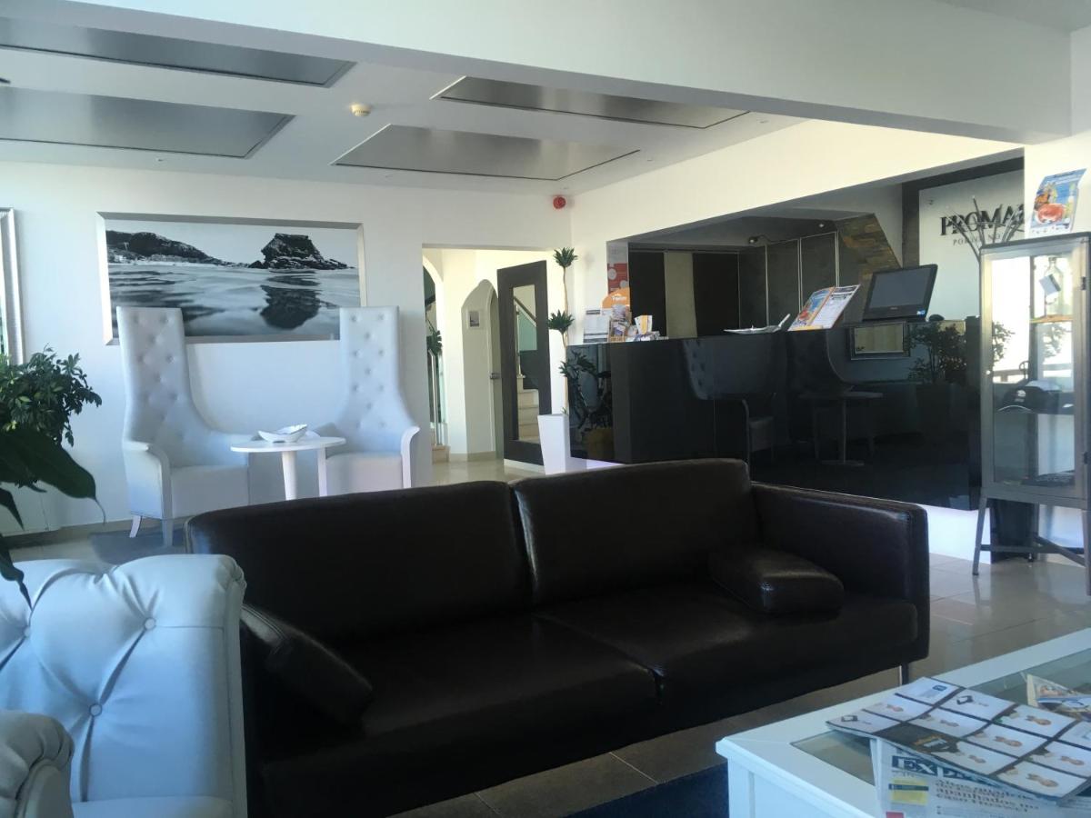 Uma área de estar em Promar - Eco Beach & Spa Hotel