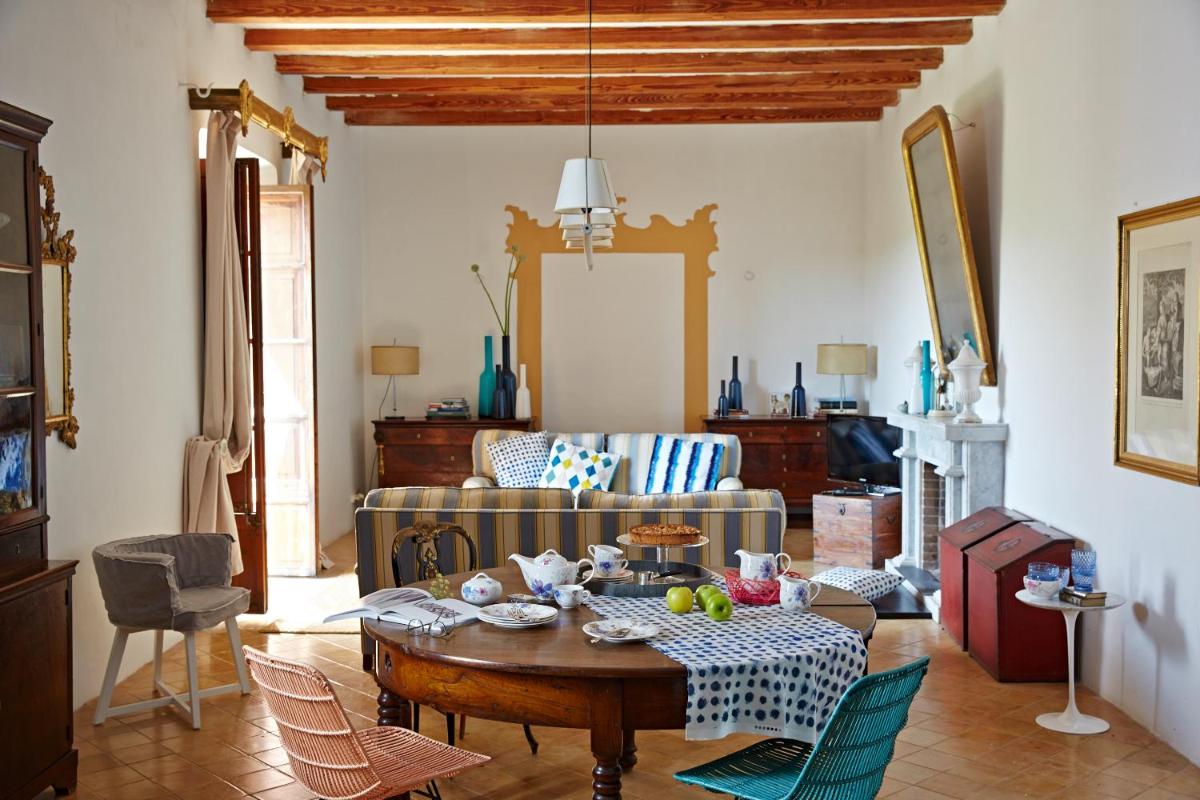 Oliver Moragues Grandhouse & Vineyard - Housity