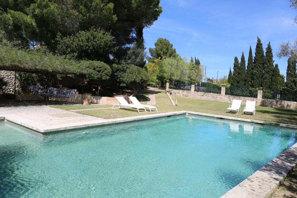 Oliver Moragues Grandhouse & Vineyard - Housity