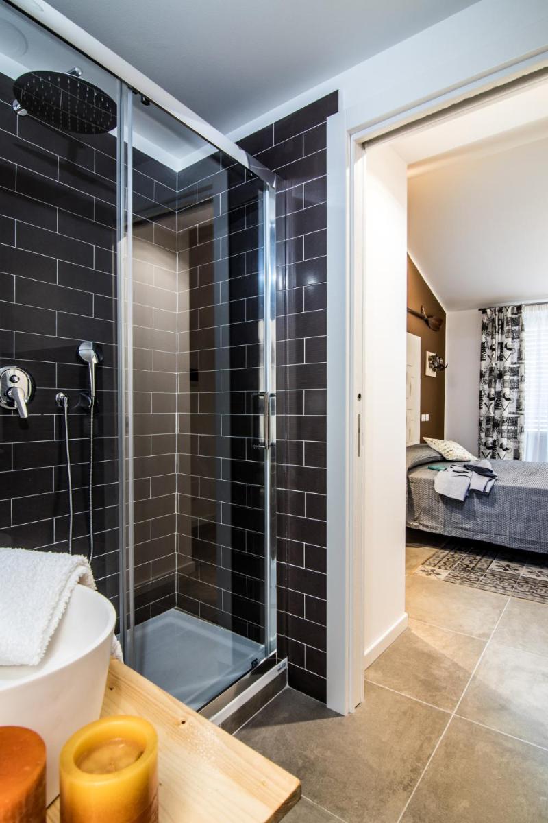 Ad Hoc Rooms - Housity