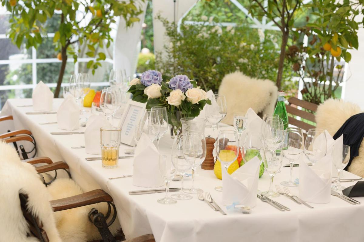 Hotel Barleben am See - Housity