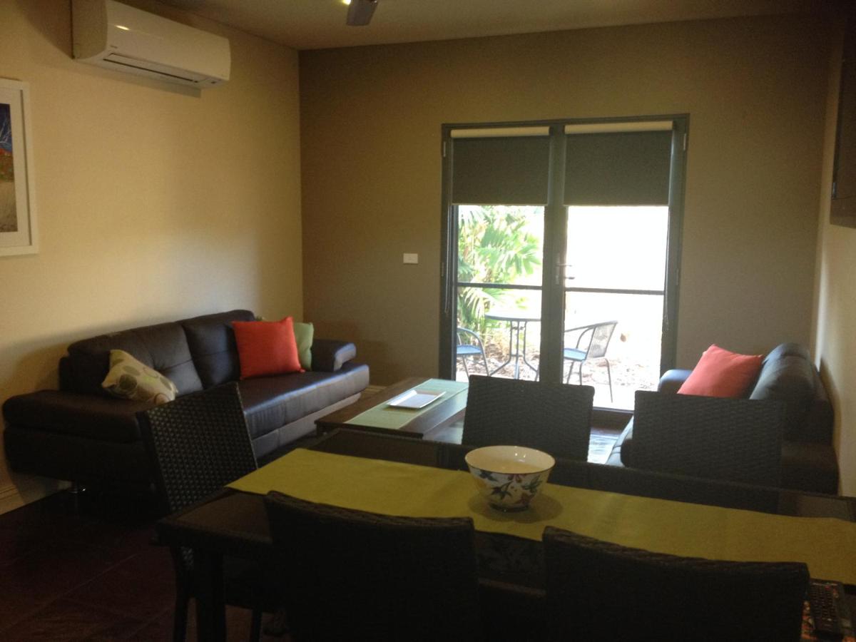 Breezes Apartments - Housity