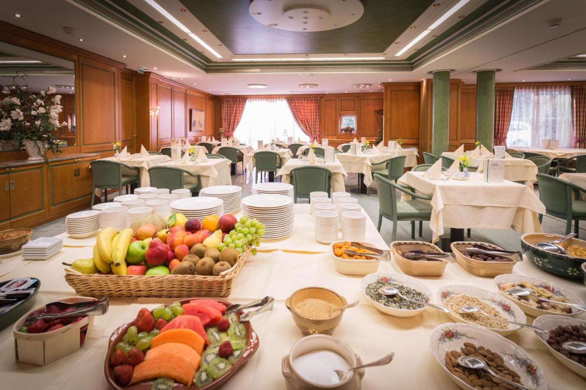 Nourriture dans l'hôtel ou à proximité
