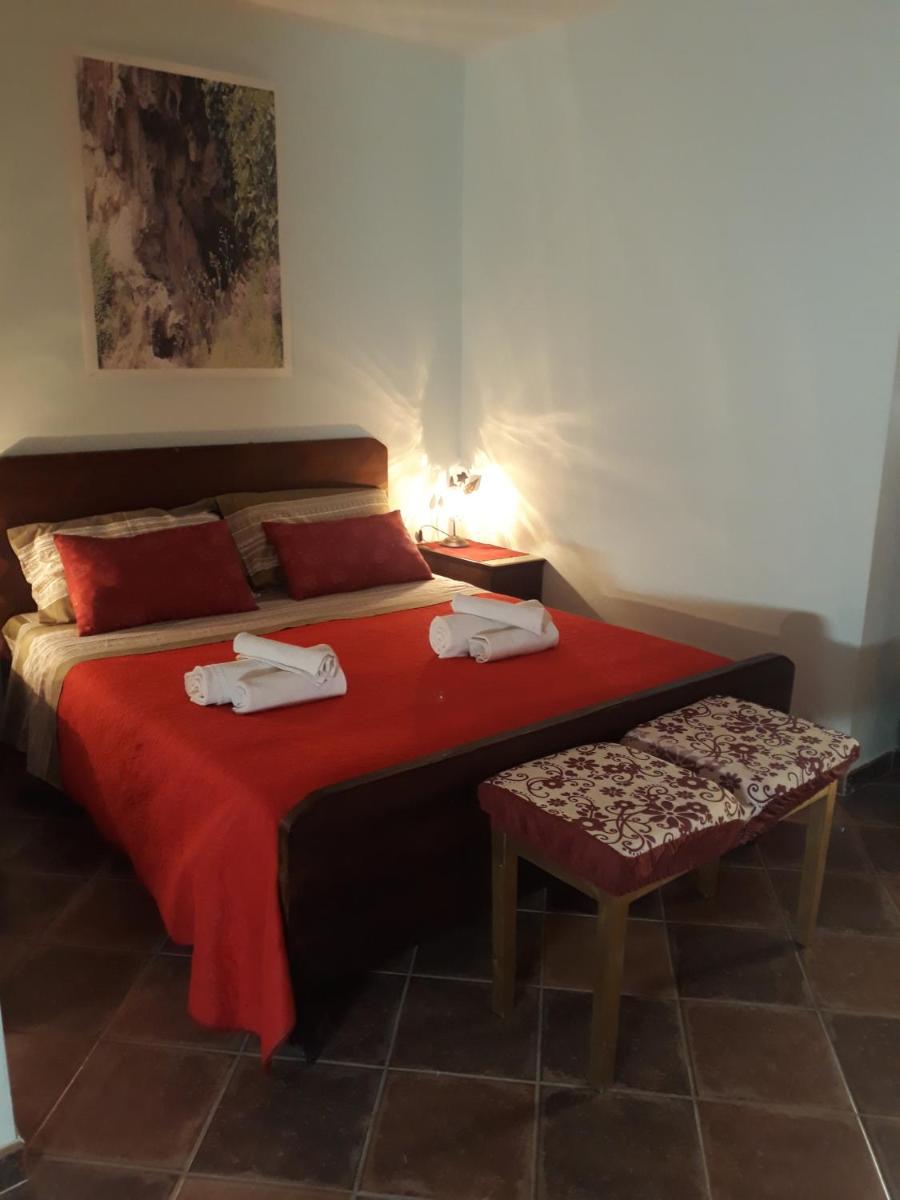 Bed And Breakfast Delle Grotte - Housity