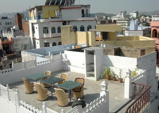Udai Haveli Guest House - Housity