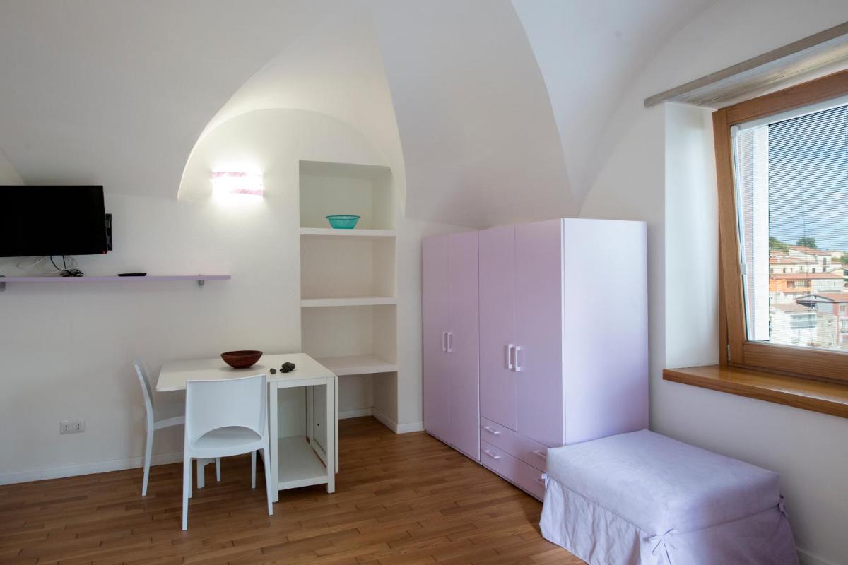 Le radici delle nuvole - Housity