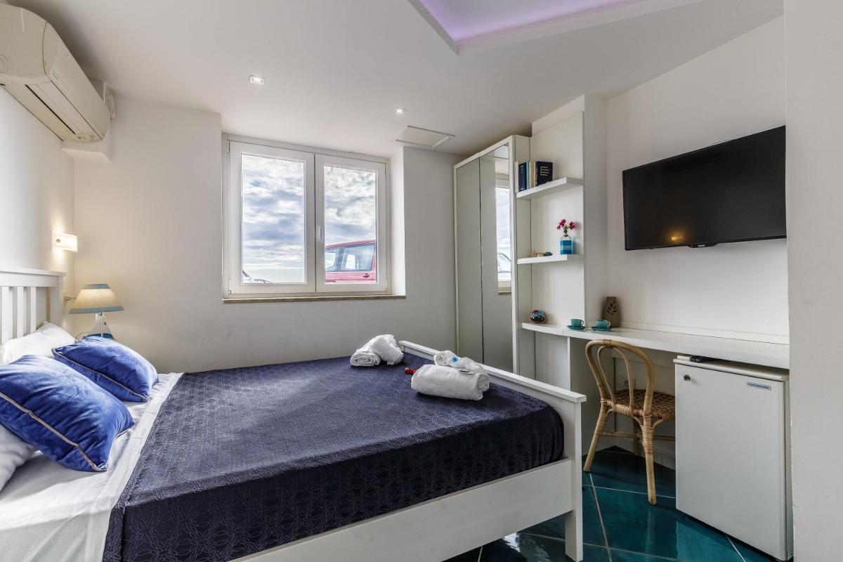Beach Hotel 14Leoni b&b - Housity