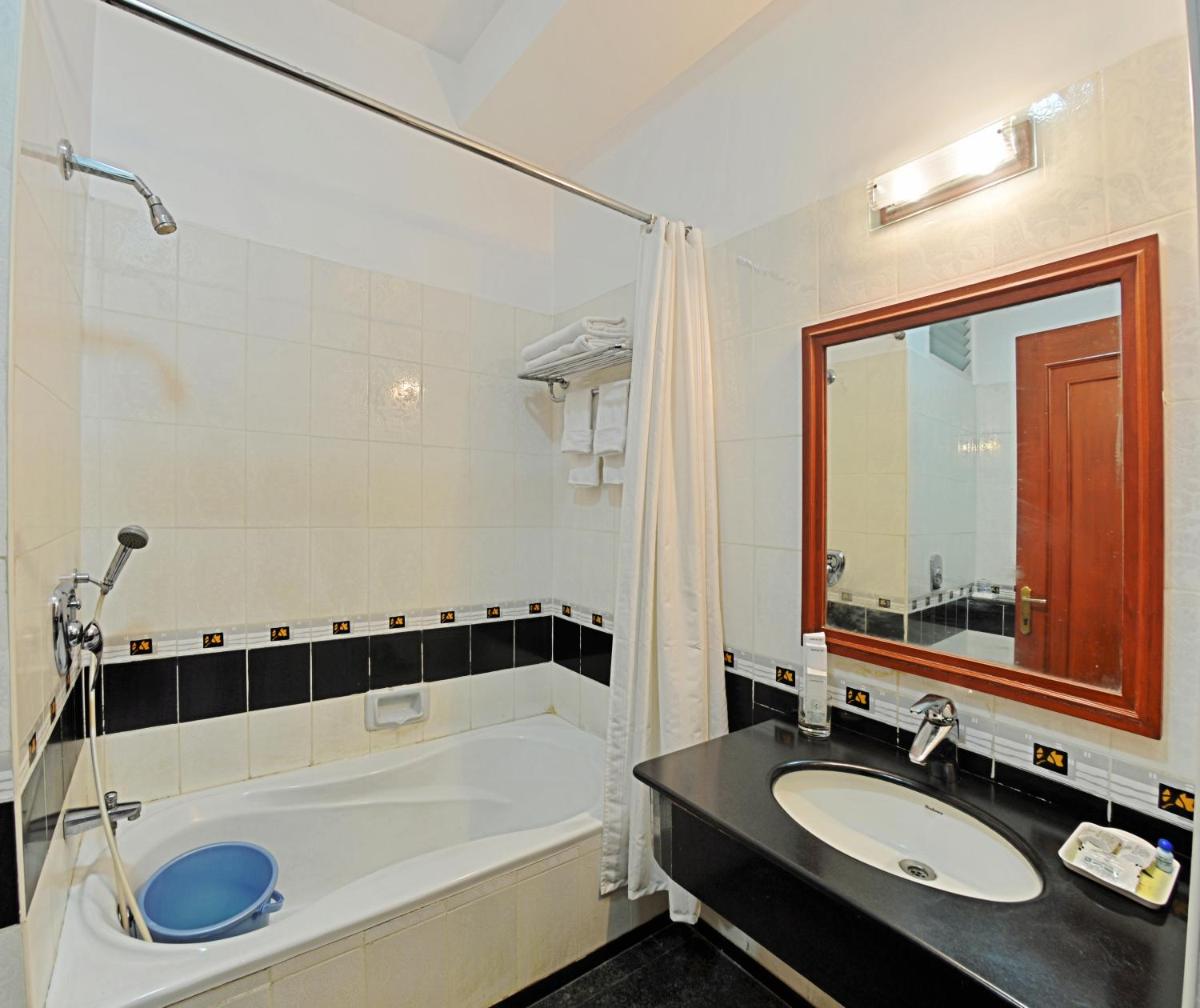 Hotel Gnanam - Housity