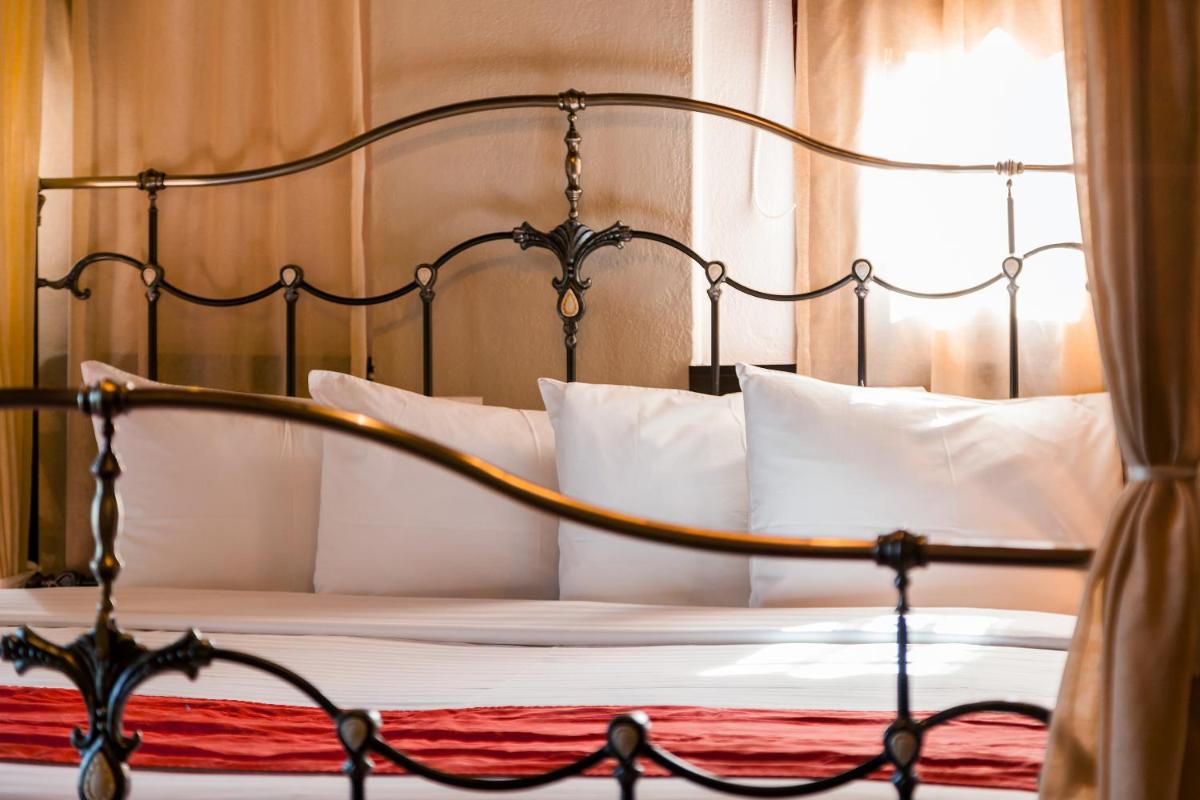 Aiolides Hotel - Housity