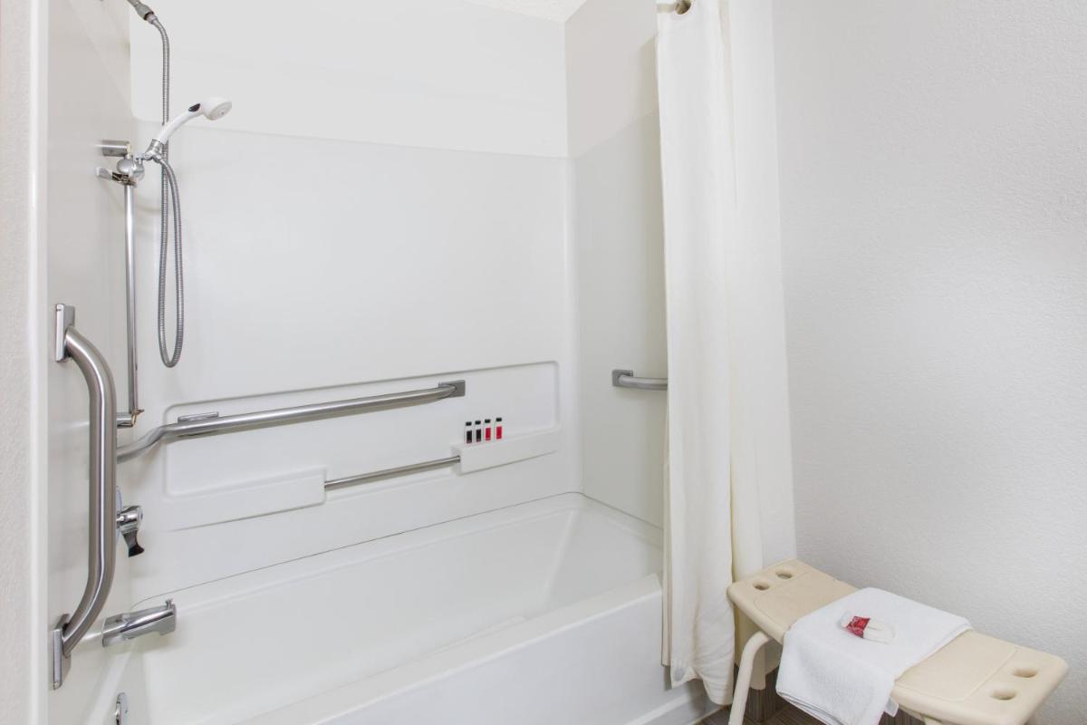 Super 8 by Wyndham Aberdeen MD - Housity
