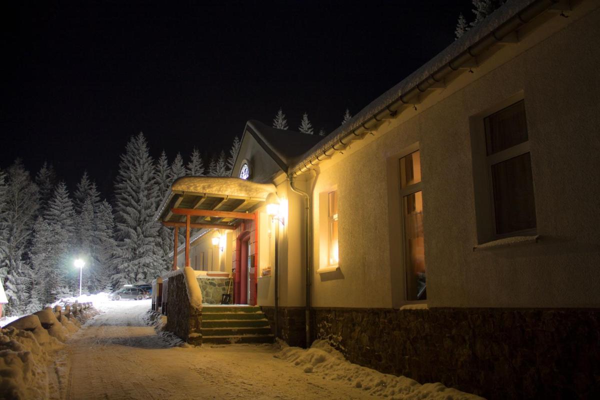 Erzgebirgsidyll Breitenbrunn Ferienwohnung - Housity