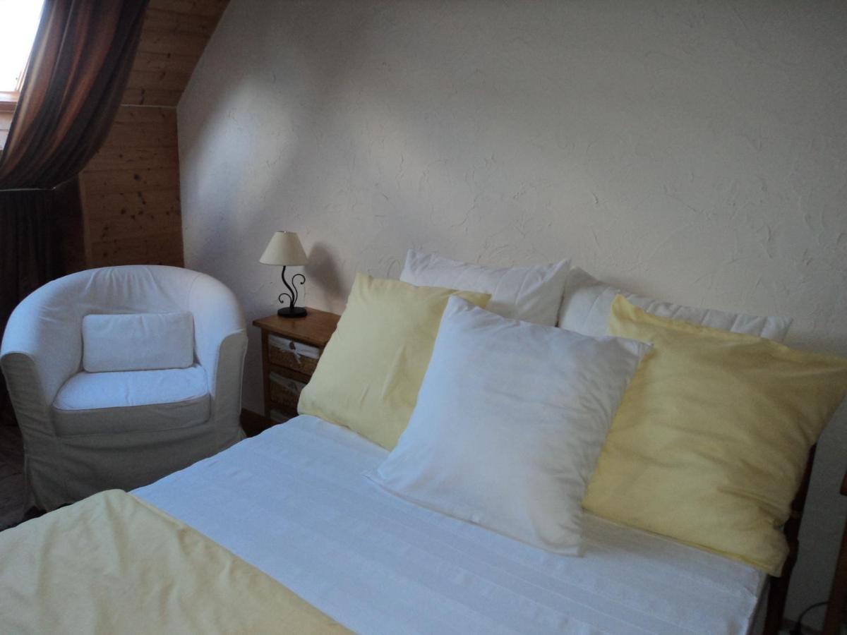 Maison-6pers-parkings privés dans jardin clos - Housity