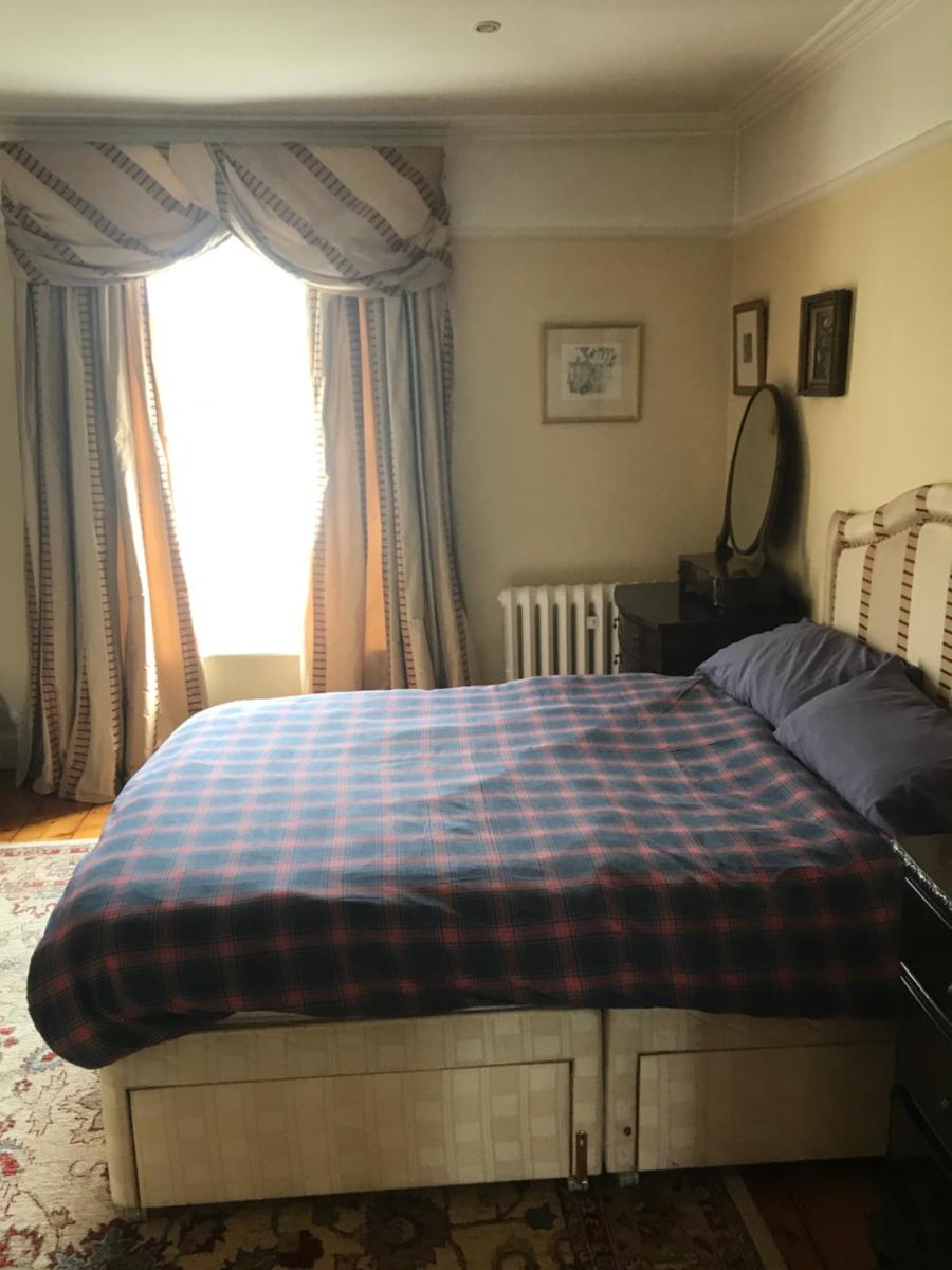 10 st james villas - Housity