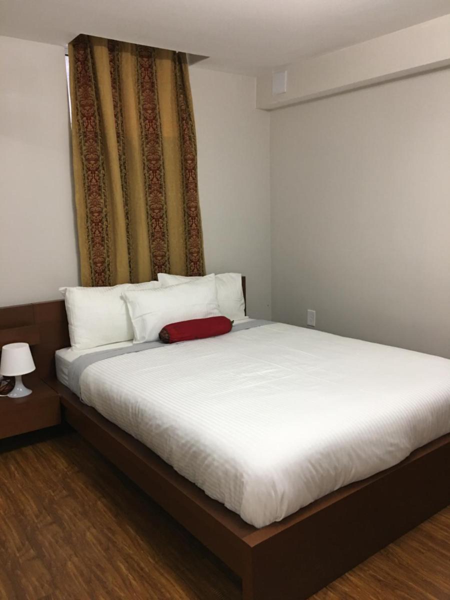 Clean, Beautiful & Modern 2 bedroom apartment - Housity