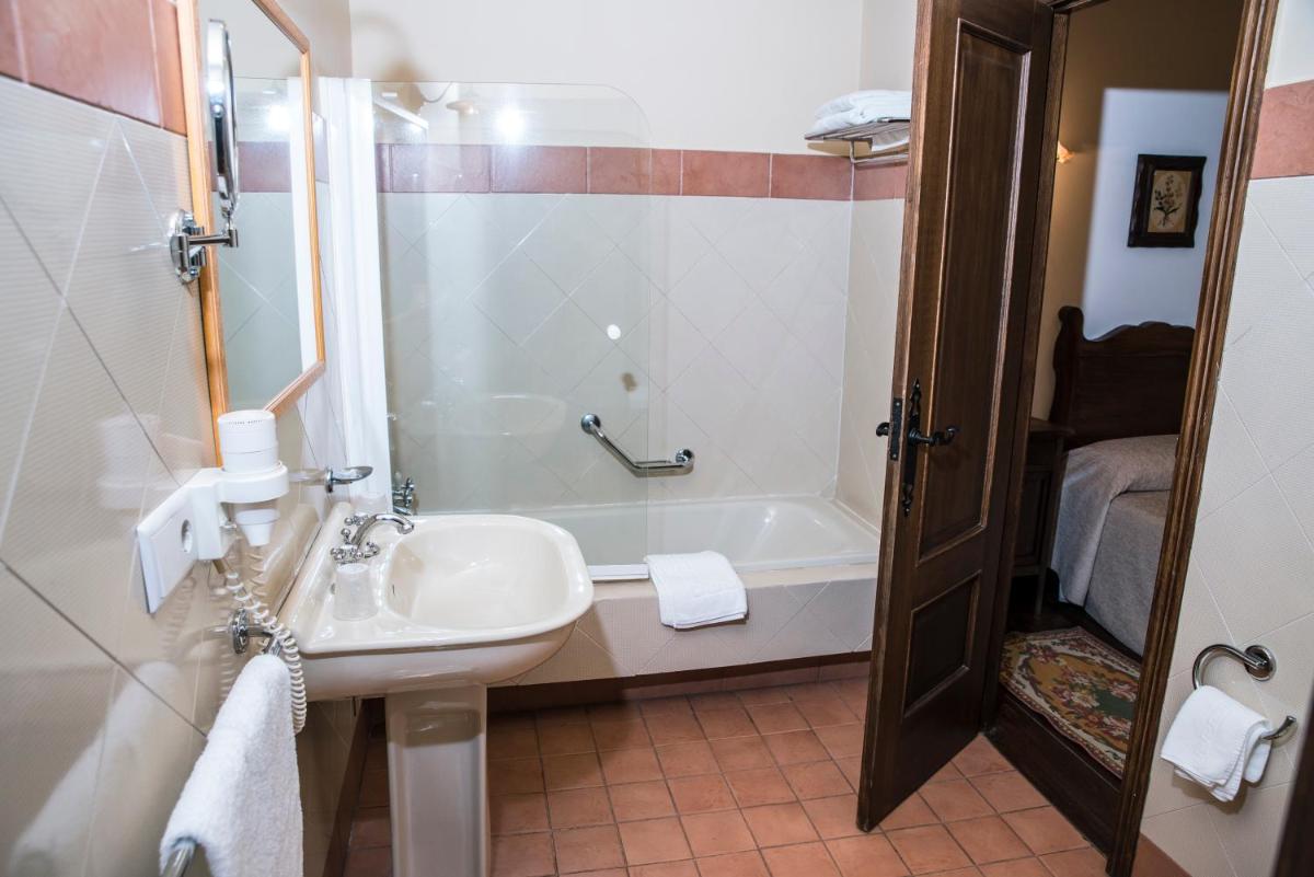 Un baño de Hotel Monumento Pazo do Castro