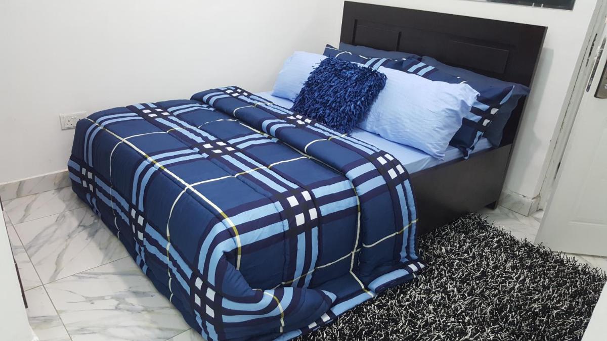 Studio One Bed Apartment - Off Chevron Drive - Housity