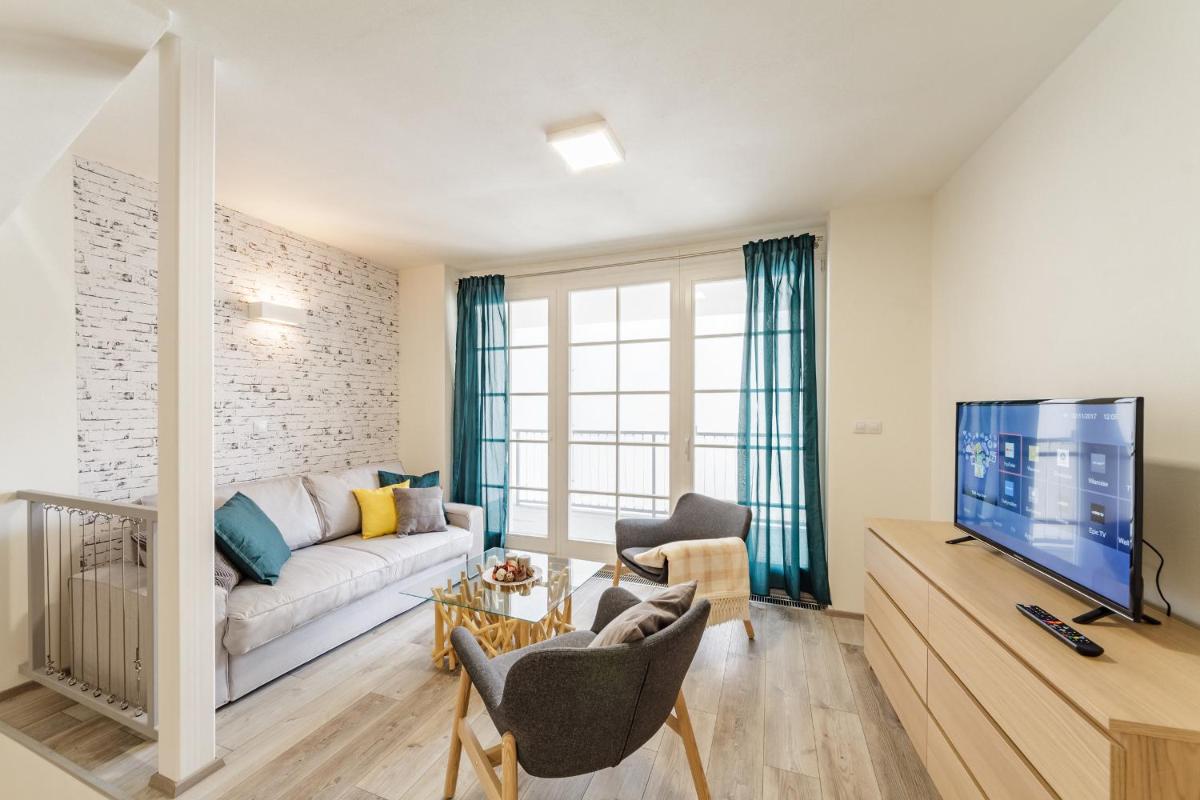 Downtown Royal Apartments - Housity