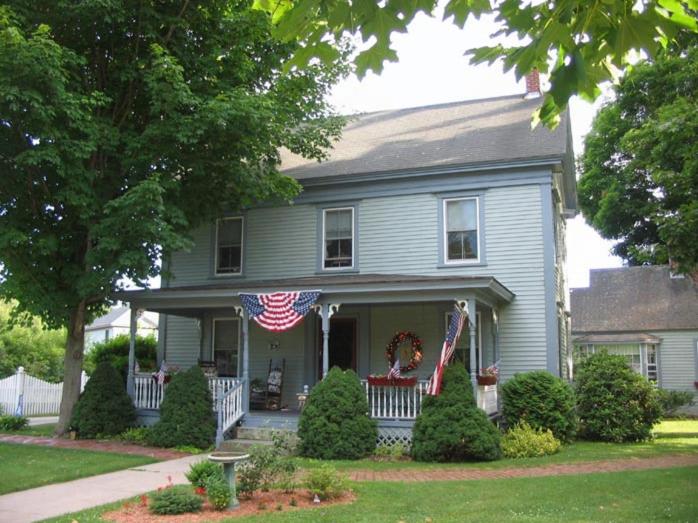 Black Lantern B&B - Housity