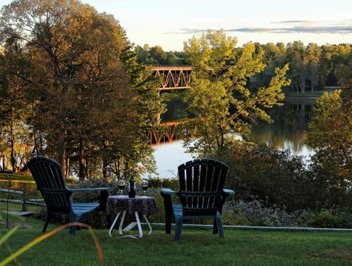 Black Lantern B&B - Housity