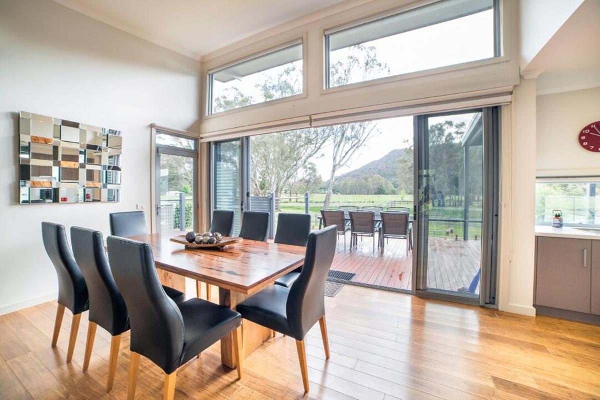 Hemley House Luxury in Halls Gap - Housity
