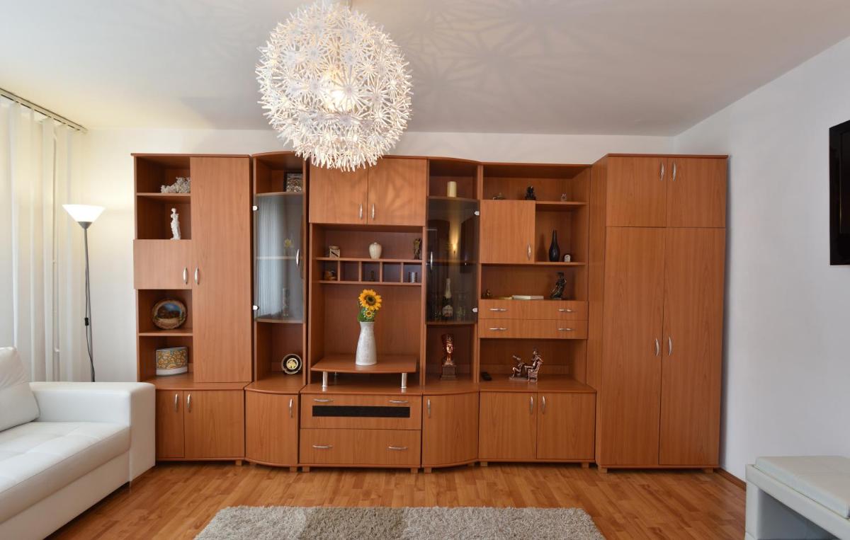 Nefertiti's Apartment - Housity