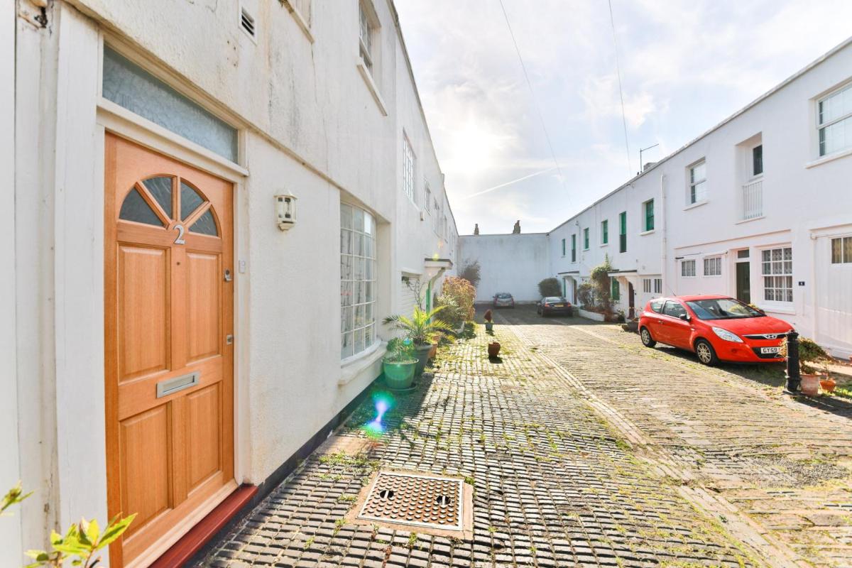 Sussex Mews House - Housity