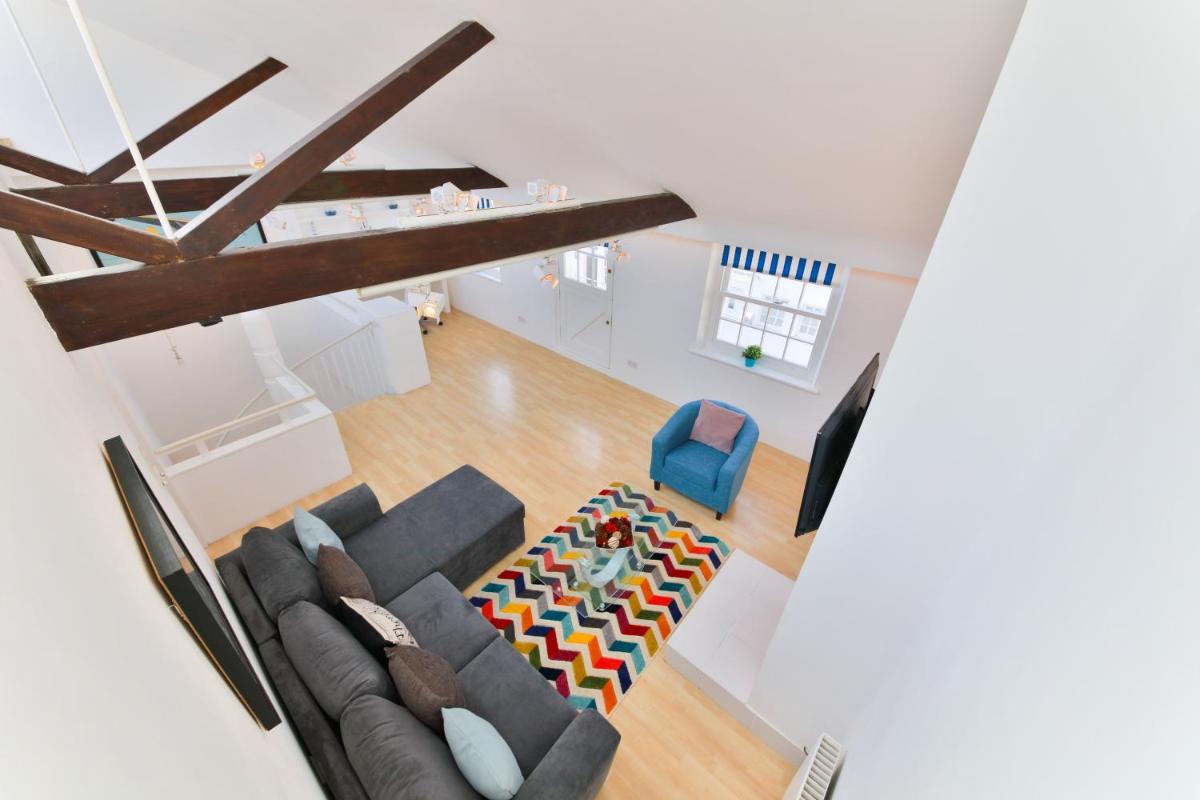 Sussex Mews House - Housity