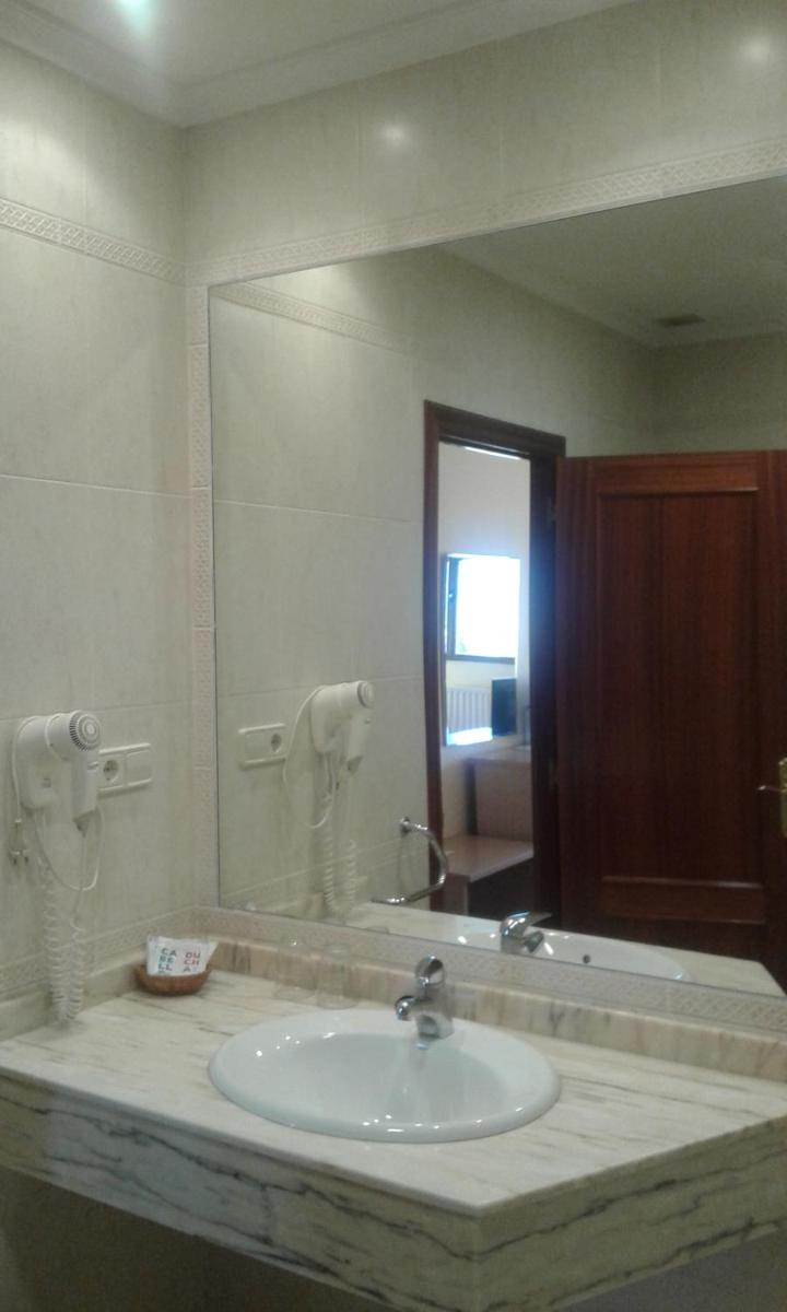 Un baño de Hotel San Millán