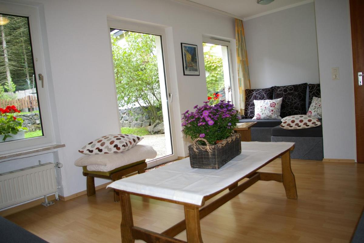 Ferienhaus Waldrand - Housity