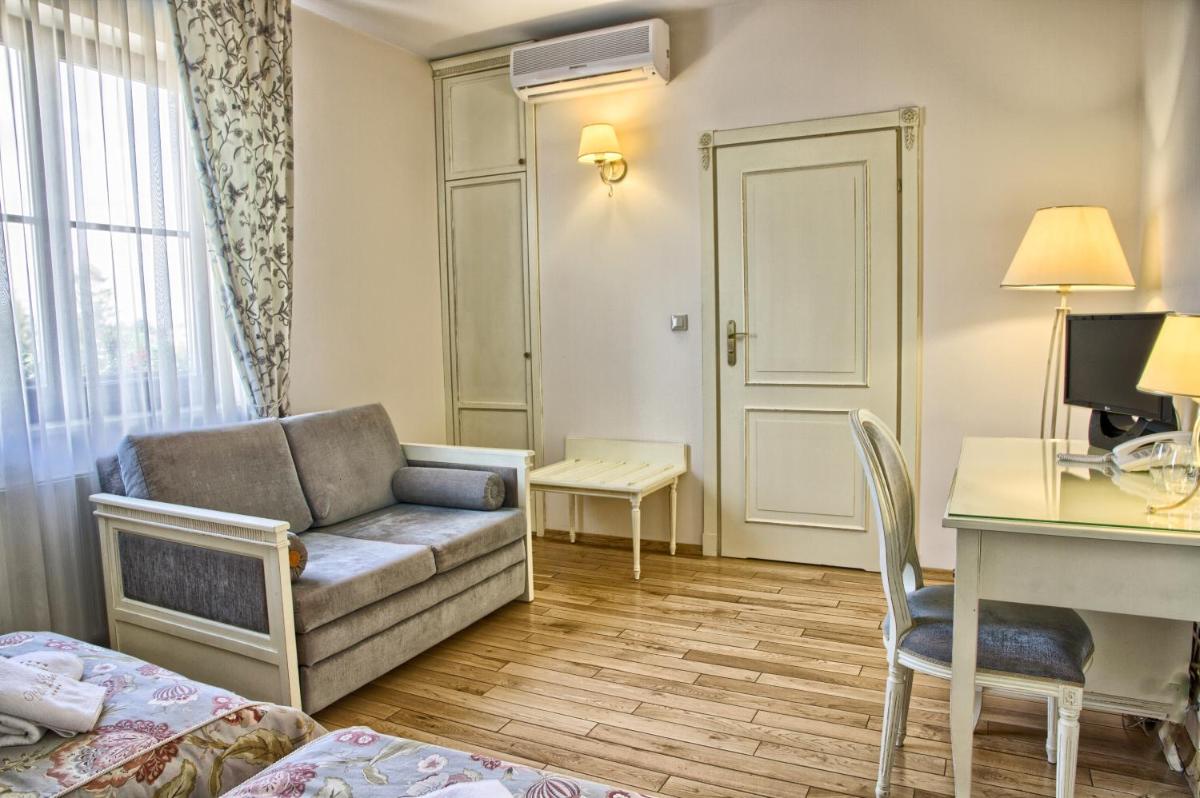 Villa Estera - Hotel & Restauracja - Housity