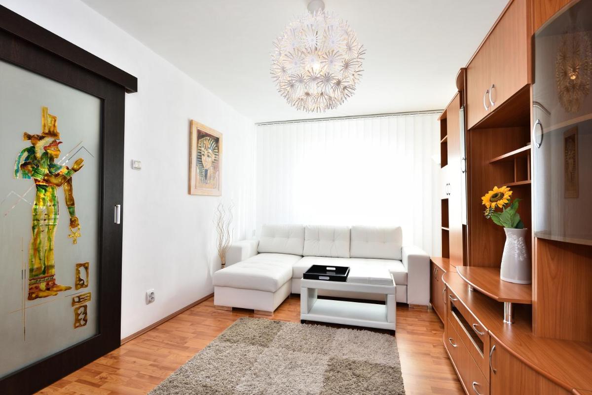 Nefertiti's Apartment - Housity