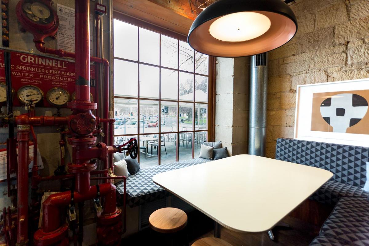 Customs House Hotel - Housity