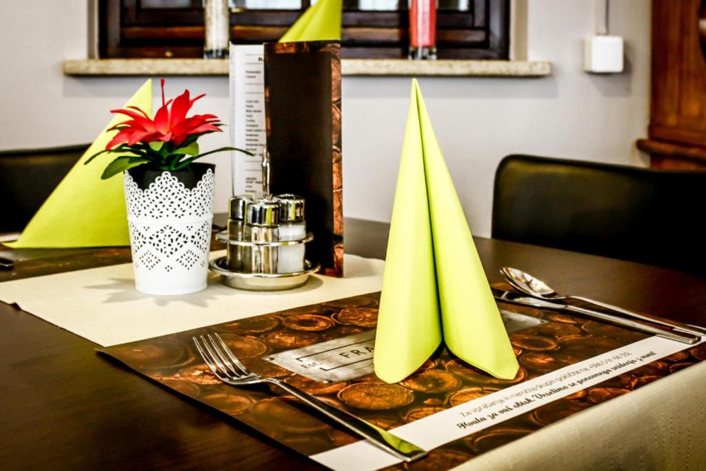Framski Hram Guest House - Housity