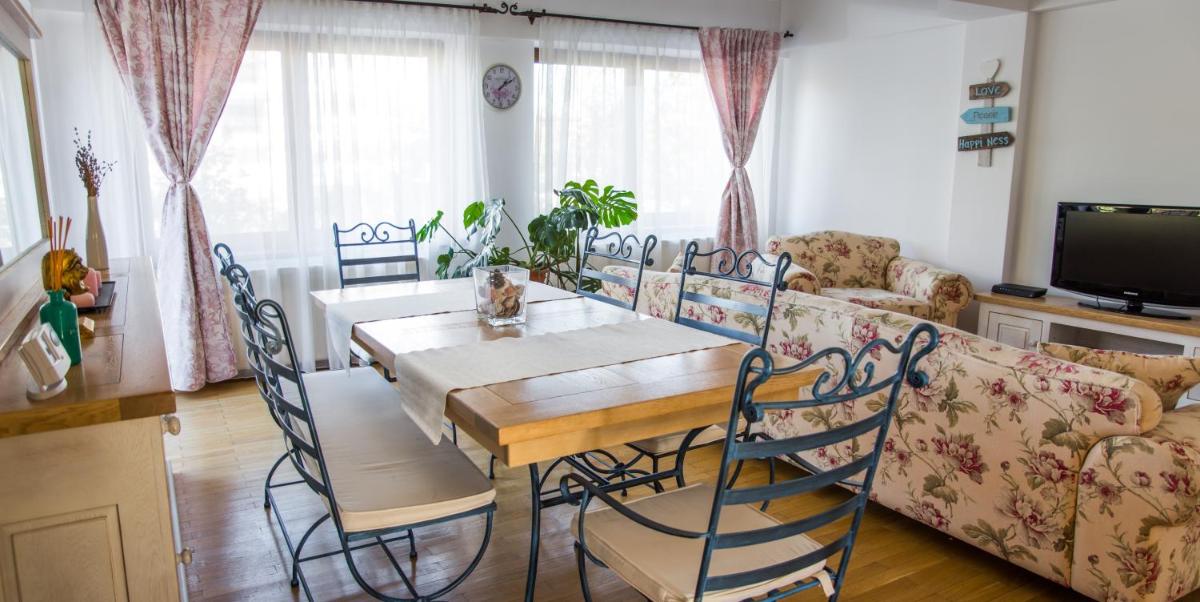 Silvia's Apartment - Housity