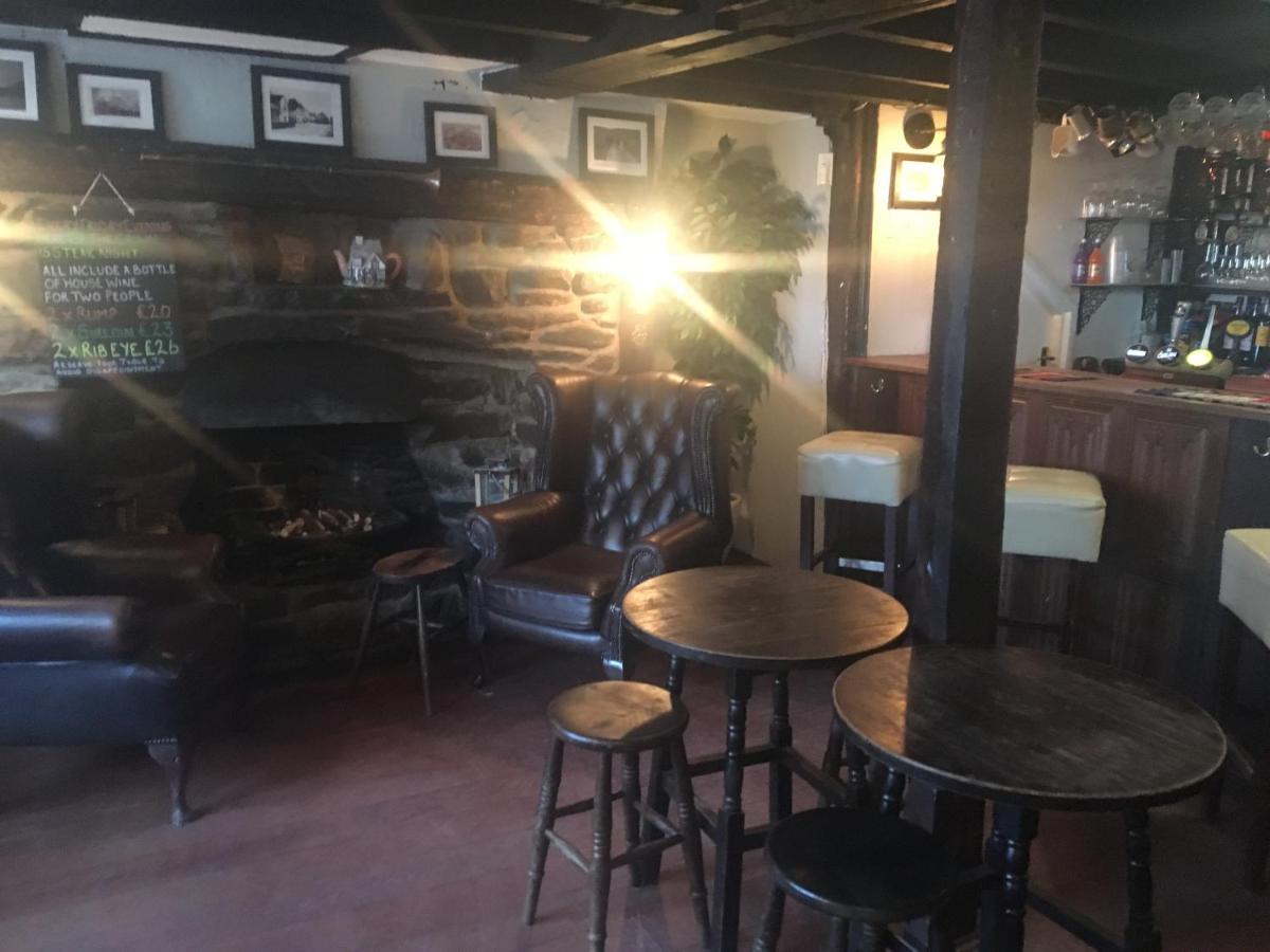 Crown Inn - Housity