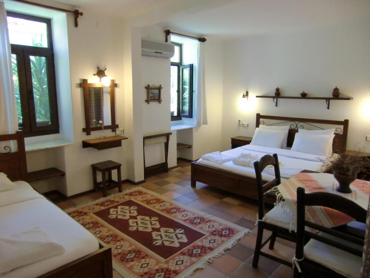 Hotel Happy Caretta - Housity