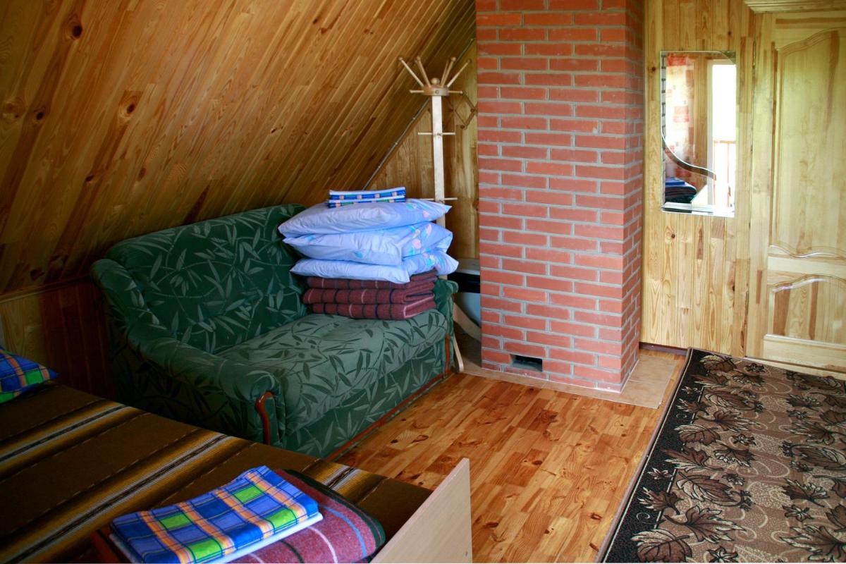 Selena 2003 - Housity