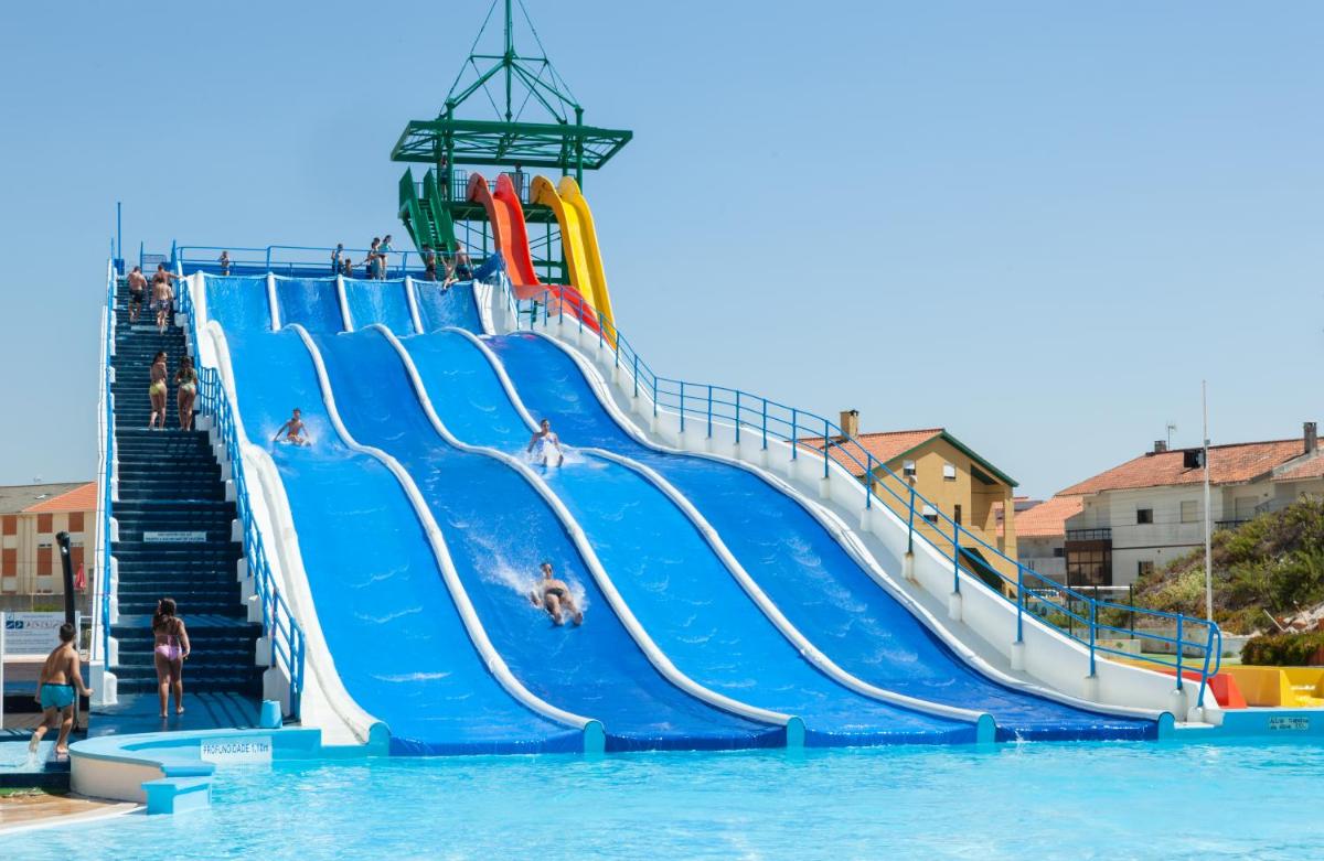 A piscina em ou perto de Hotel Cristal Vieira Praia & SPA