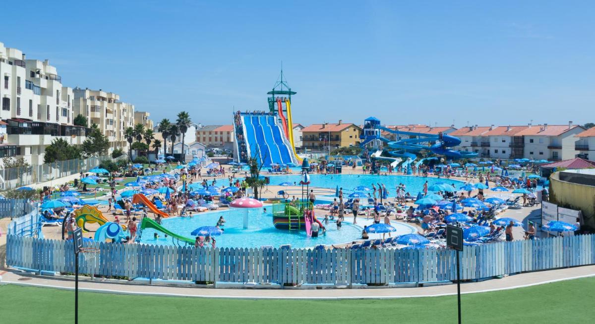 A piscina em ou perto de Hotel Cristal Vieira Praia & SPA