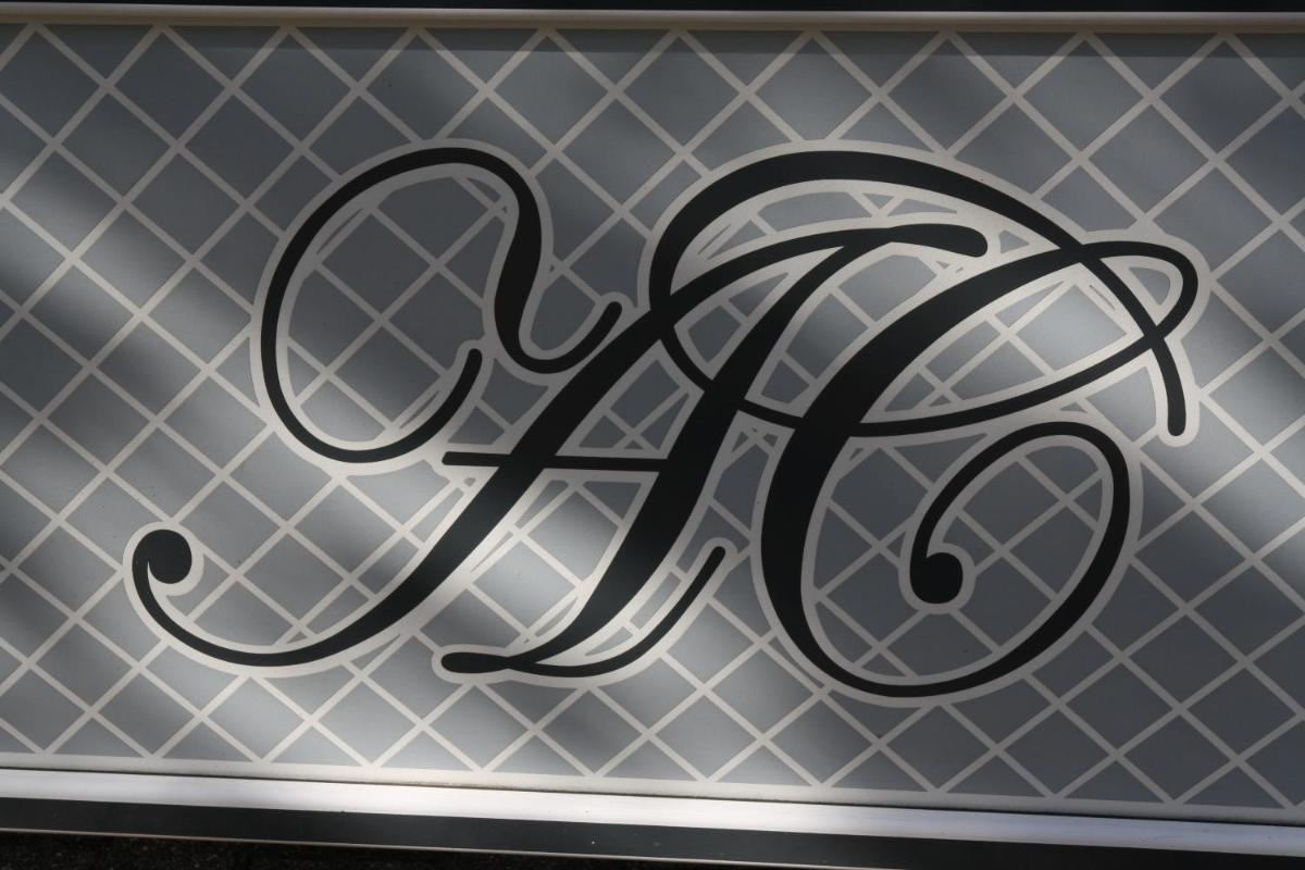 Logis Hotel L'ange Couronne - Housity