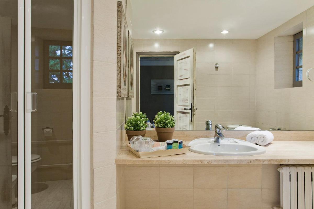 Un baño de Hotel Luze El Toro