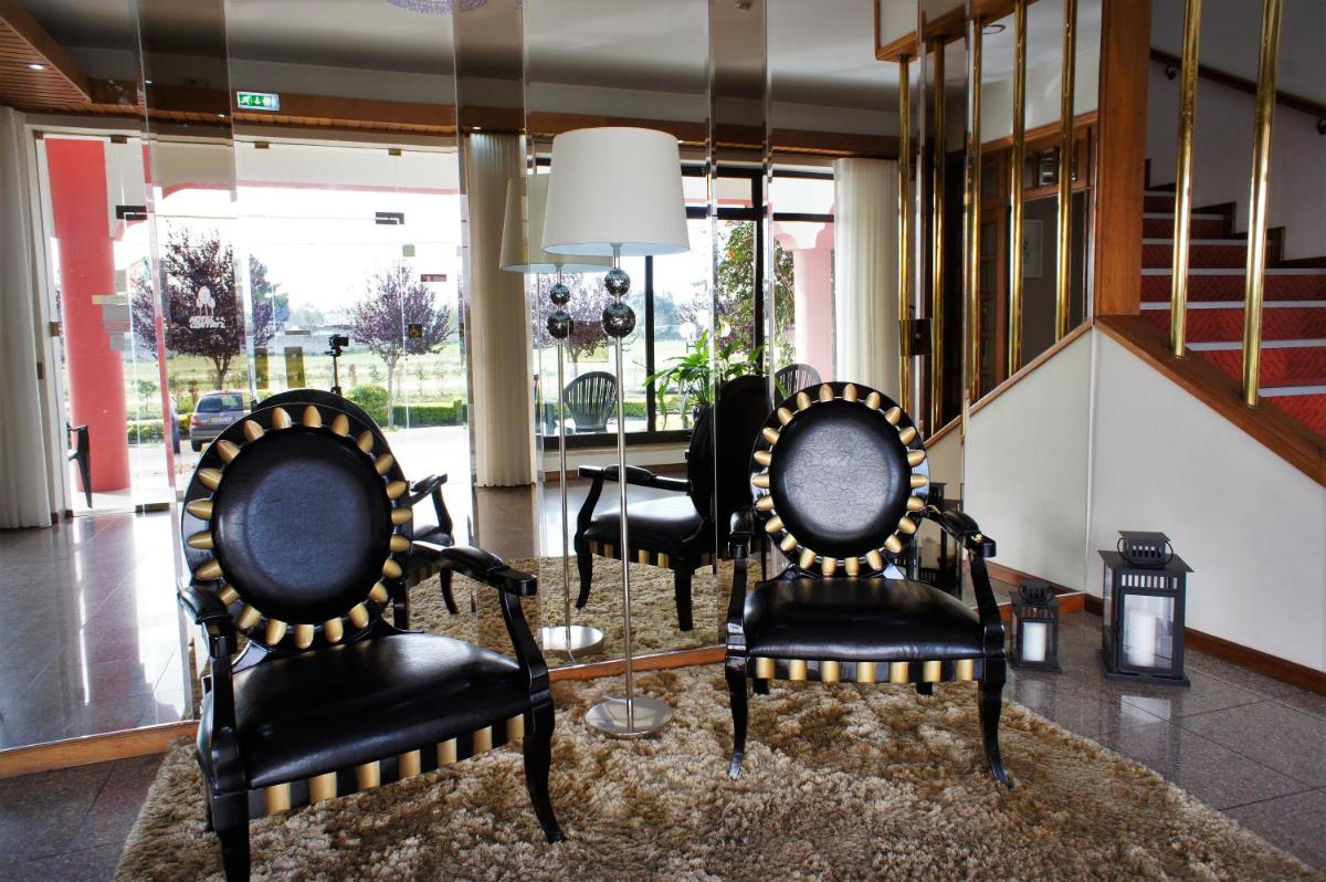 Hotel Contriz - Housity