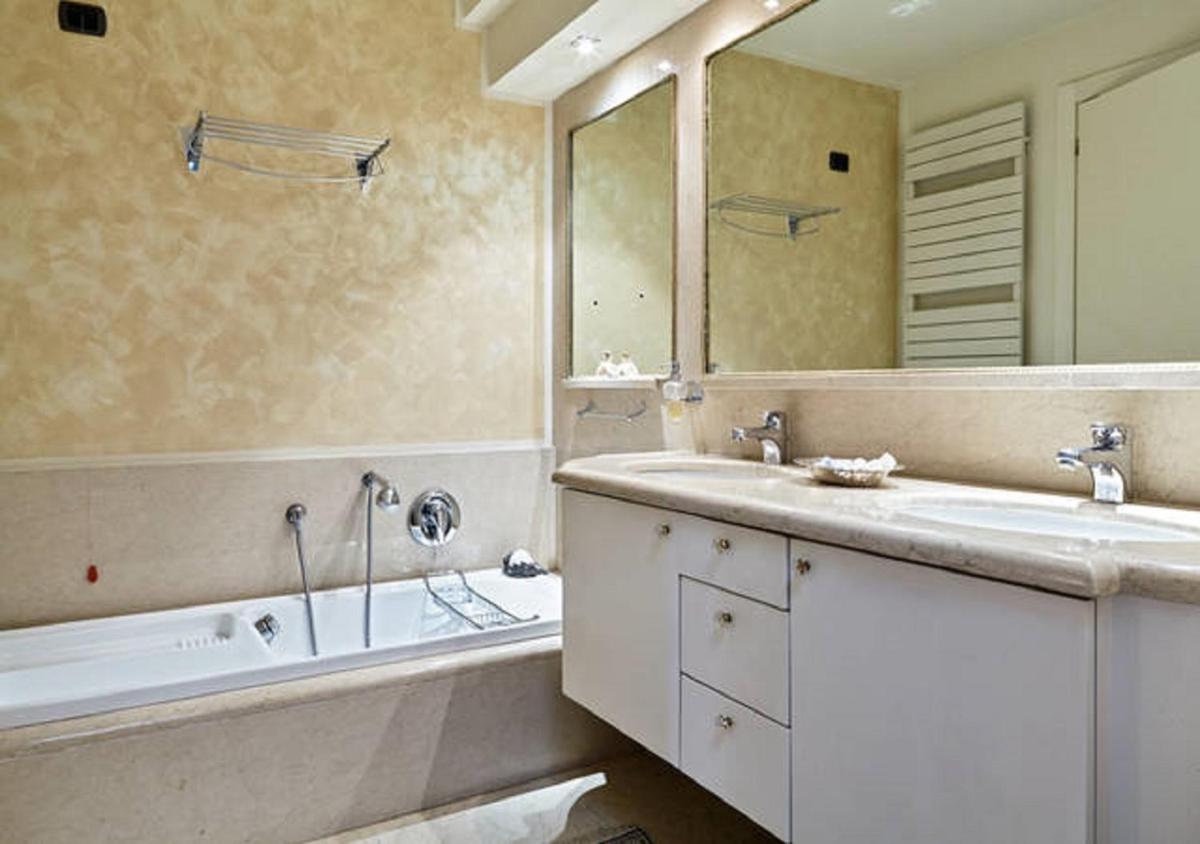Bed and Breakfast For You - Housity