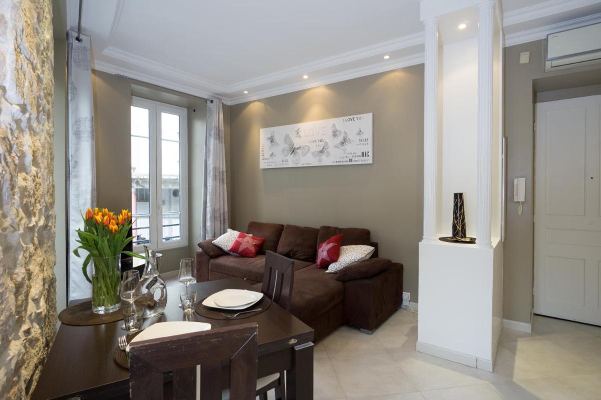 Apartment with parking in Nice near the harbor - Housity
