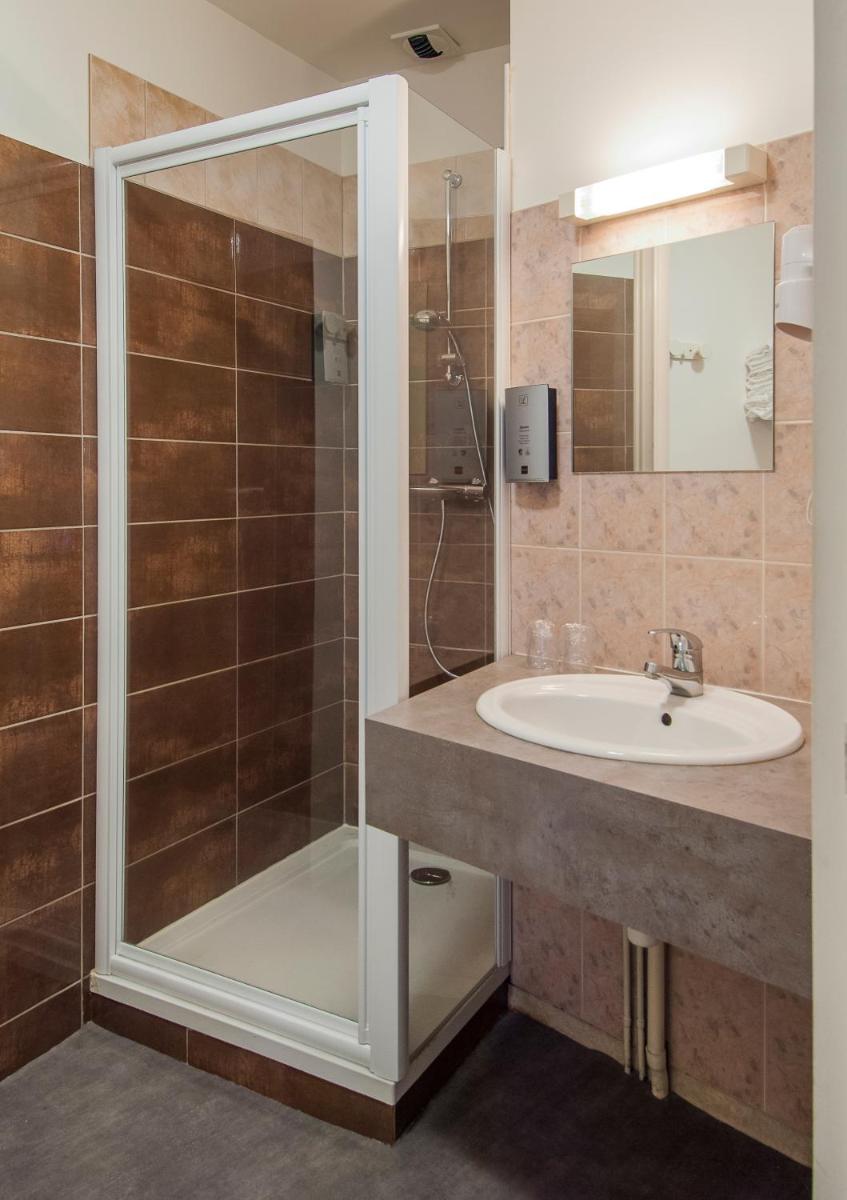 Logis Hôtel Restaurant Cazes Arazat - Housity