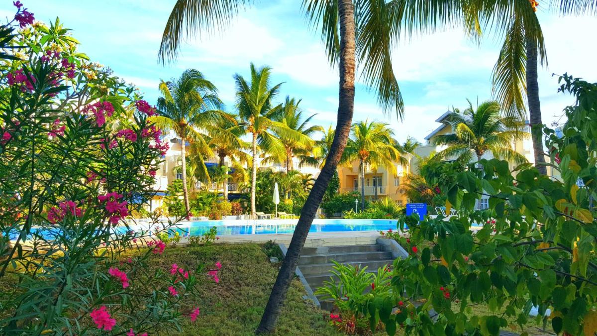 Villa in Le Tamier, 4 bedrooms, 300m Flic en Flac beach - Housity