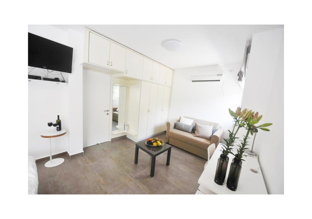 Boutique Apartment "Facing the Sea" - Hizvo