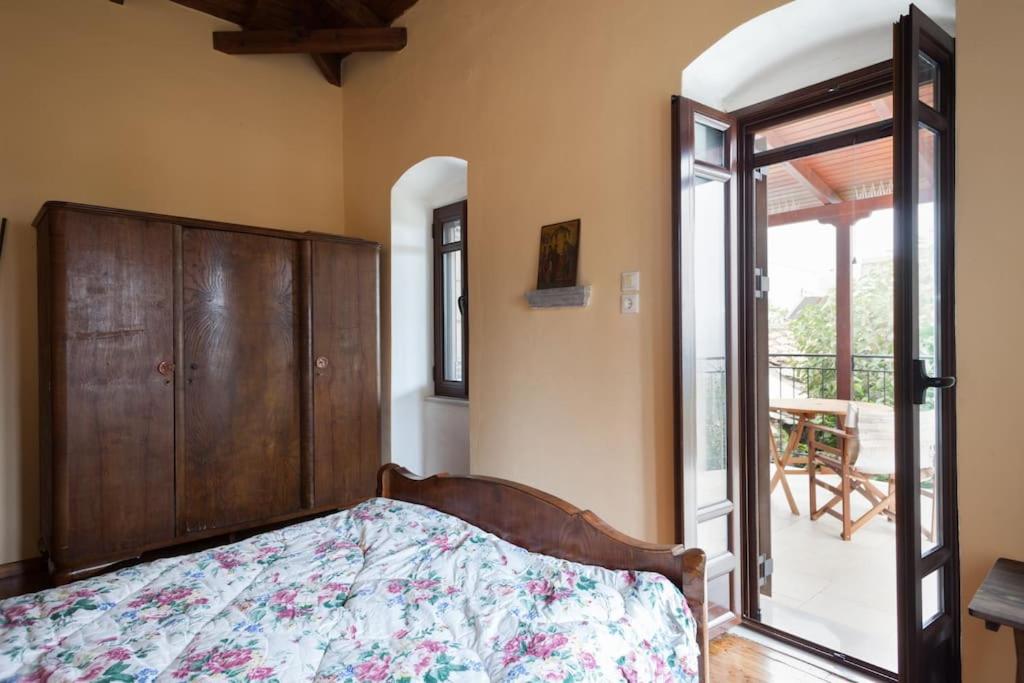 Traditional Stone House in Exochori - Housity