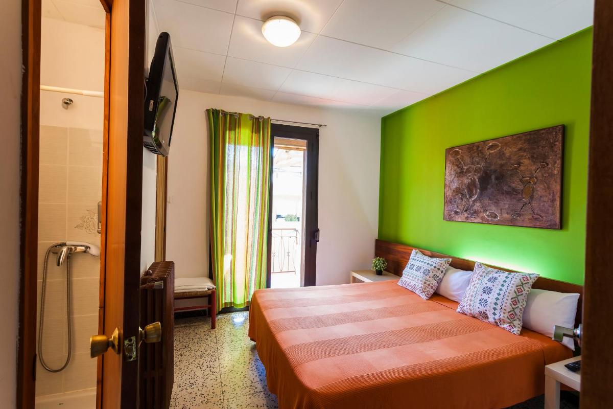 Hostal Collsacabra - Housity